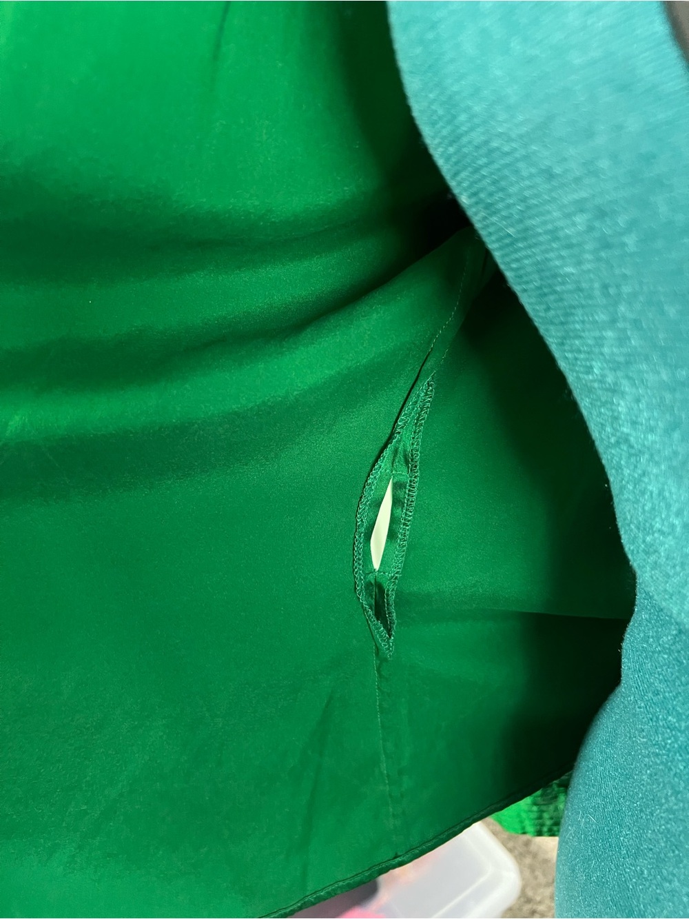 Diane Von Furstenberg Emerald Green Silk Wrap Blouse Sz Med - Picture 9 of 10